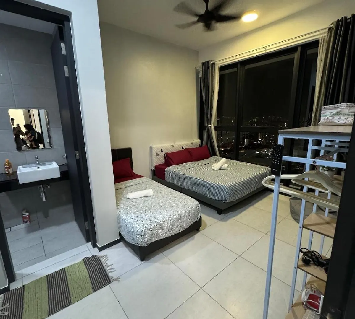 3Br Apartment Netflix,Cozy,Peaceful Familyhome 10Pax 조지타운